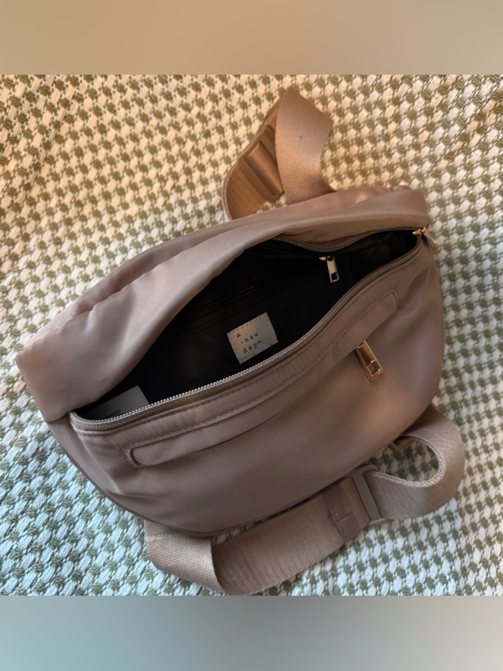 Taupe Belt Bag Crossbody (Lululemon Style) – Target – Like New